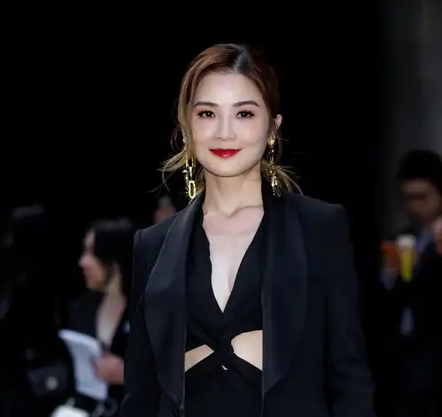 高圆圆郑秀晶蔡卓妍亮相纽约品牌秀场,g社记录三位看秀状态