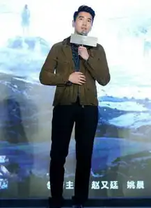 帽衫和牛仔夹克百搭你穿得像小学生是真的白搭