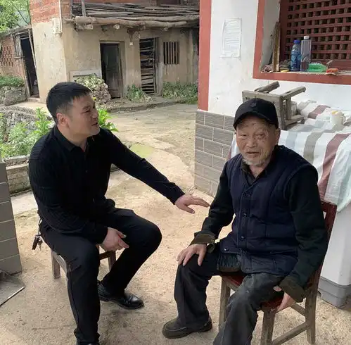 103队走访慰问退休职工