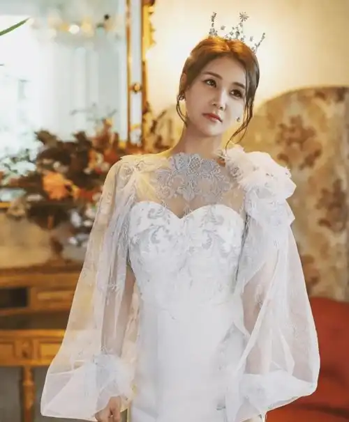 肌肉野兽黄世勋孕妻晒健身照,这身材什么水平