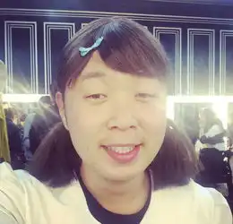 组图杜海涛晒与妈妈合影容貌酷似双胞胎