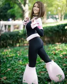 双胞胎美女cosplay合集kda阿狸上围傲人,妩媚至极