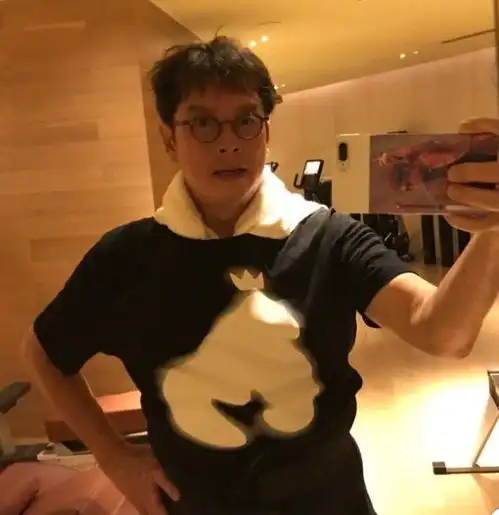 71岁谭咏麟被曝出轨女粉丝,背影照被曝光,公司正式发声明辟谣