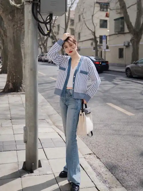 女生如何拥有大长腿试一试牛仔裤这样穿,不仅显瘦还百搭