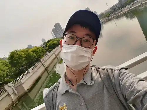 男子因社恐40岁才找到合适的工作社恐大叔逆袭记20年创业梦碎,40岁却成科普网红