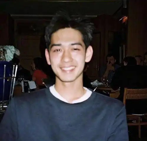 男生头像哪里会有人喜欢孤独不过是不喜欢失望