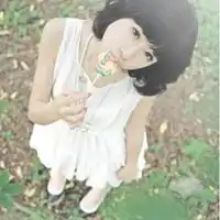我想要一个可爱的女孩咬着棒棒糖的qq头像