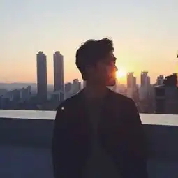 微信情侣头像一男一女夕阳背影海边风格夕阳情头唯美一对
