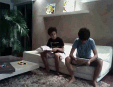 搞笑gif哥们,自己几斤几两难道不知,自行车都压坏了