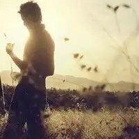 谁能帮我找到这个头像的另一半这是我和女友的第一个情侣头像谢谢了
