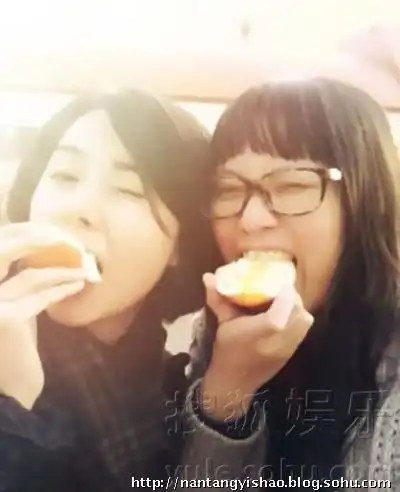 45岁郑伊健漂亮女友私房美照首曝光