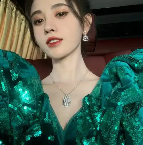 全身涂白硅胶鼻非人细腰,娱乐圈5大畸形审美,毁掉了多少人