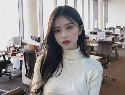 我的脚扭伤了,女同事每天接送我我要谢她,她竟让我