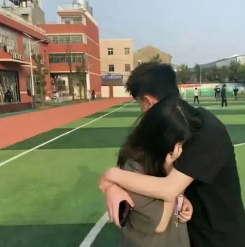 大二女生宿舍产子,将婴儿扔在厕所致死,法律上应该如何处罚
