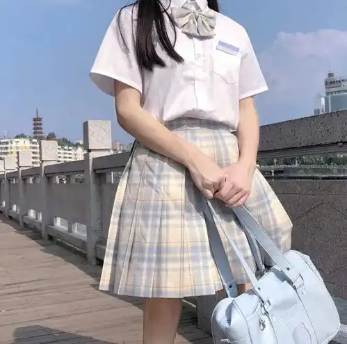 一夜狂卖2500万的jk制服,我惊了