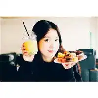 上下白边女头像小清新微信头像图片大全