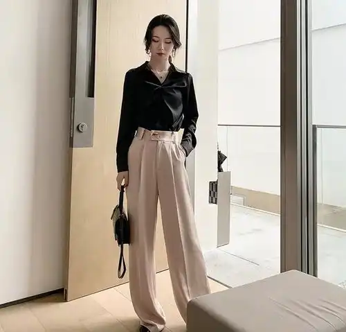 初入职场的女孩怎么穿放弃休闲白t,有质感的衬衫让你气质翻倍