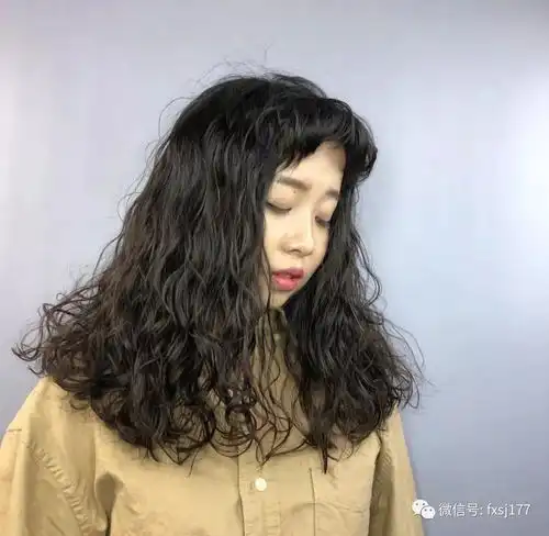 不烫不染不洋气烫满头最时尚