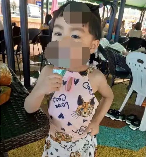 看好孩子5岁女孩被人拐走,民警找到时头发已被剃光