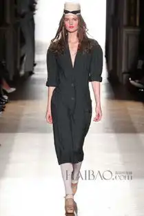 薇薇安威斯特伍德viviennewestwood2015春夏女装秀