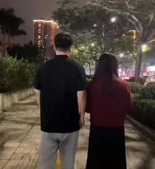 男子请心仪女生吃饭,想要与女生确立恋爱关系,被女生一把推开