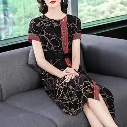 46岁老婆换上这杭州真丝连衣裙,高贵洋气忒有女人味,简直完美