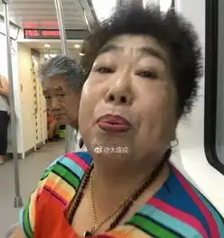 女孩相亲吃饭点10只虾每只298,花费近五千元,海龟男没付钱就走不走还当冤大头