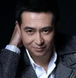 小八卦丨王凯演硬汉英雄搭档有演技的小鲜肉四大香港男神找阿娇借钱看阿娇如何回应张嘉译改造叛逆张一山当红明星累的哪里都能睡