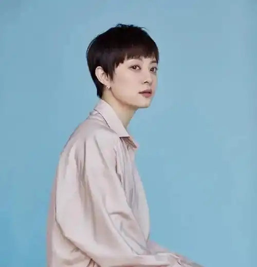 孙俪还是头发留长一点更好看,比短发多了温婉和优雅,多了女人味