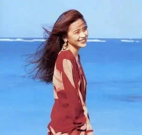 这些日本女明星的旧照,比奶茶妹妹更加清纯