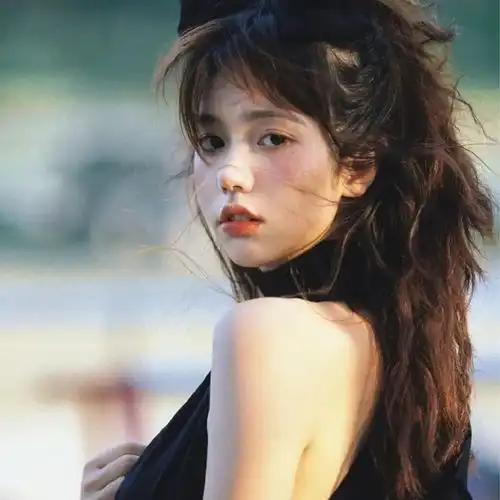 优质女生头像我太想成为和你一起站在海边的人了