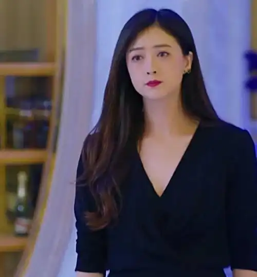 微胖美女蒋欣瘦身成功后惊艳网友,自信满满又恢复吃货本性