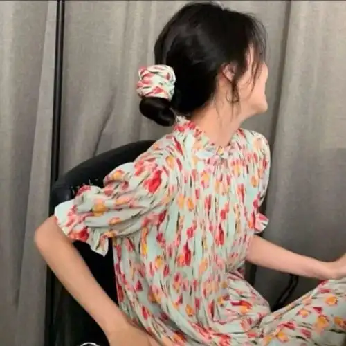 又纯又欲女生头像碎花裙系列