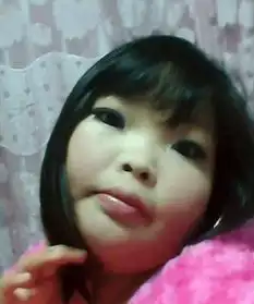 网路票选校花比赛,肉肉女靠吃薯条一日灌进31万票夺冠,她霸气用4个字爽打趴其他正妹