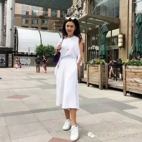女明星整容变脸算什么她能换头年轻貌美逆龄生长,绝对正能量