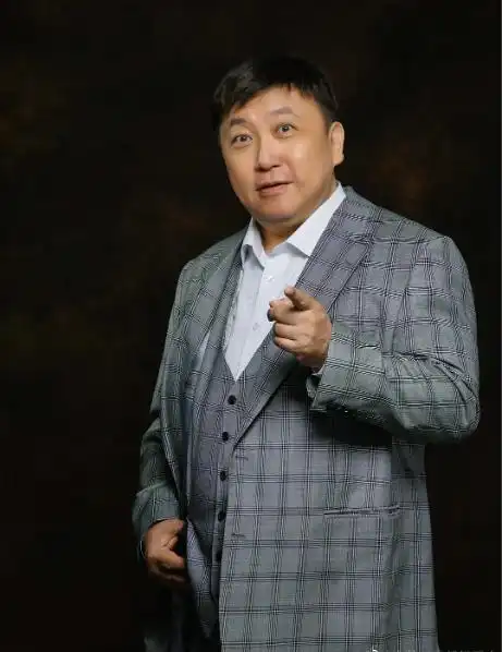 港片守坟人王晶,靠拍烂片养活港片班底,一刻不敢休息
