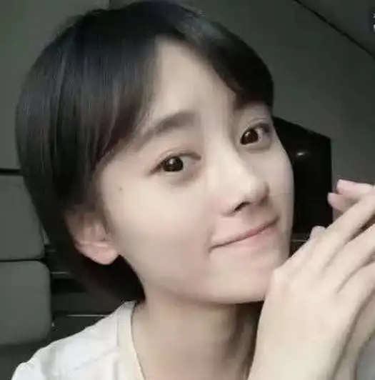 鞠婧祎长发最美,她的短发照片曝光后,网友对得起那个称号