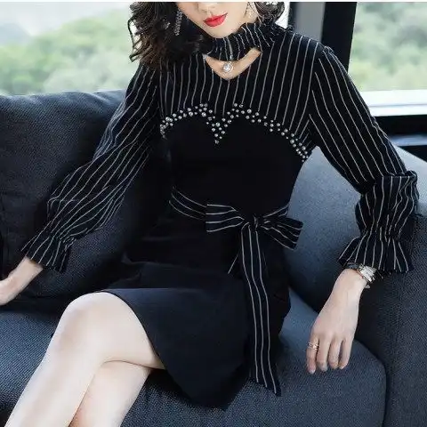 70后女人必备的时髦春裙,穿上显瘦还洋气,连背影都美到惊人