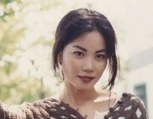 琼瑶女郎刘蓝溪骤然离世曾与林青霞其名,助王菲走红,31岁出家