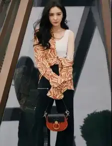 包包选不对,大衣再贵都白费