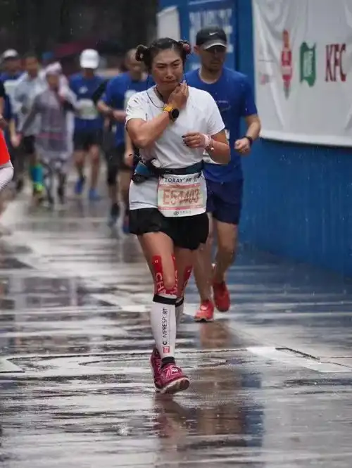 小白白我就是自己报的马,哭着也要跑完的励志女生