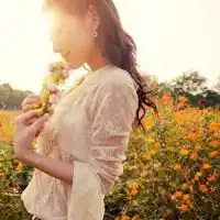 简单温暖女生头像微信头像图片大全