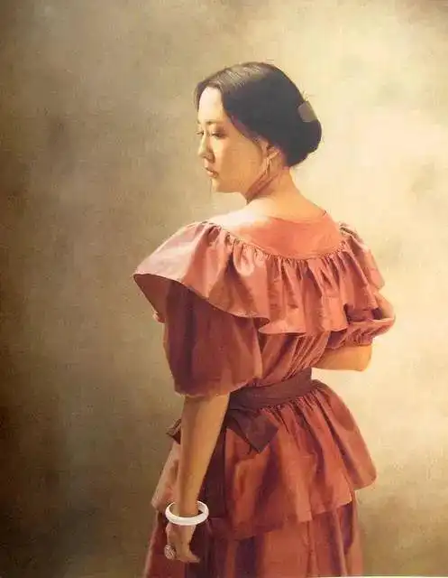 感动专情画家,一生只为一个美女画画,画遍她360度都不腻