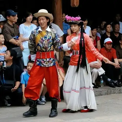 中国最神秘的民族男不娶妻女不嫁人,看对眼了就晚上翻墙爬窗户