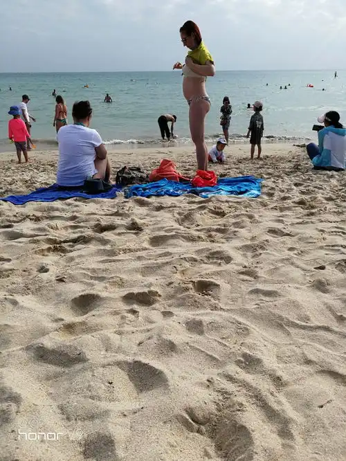海南三亚过个暖冬阳光海滩美食美景美女洋妞比基尼鲍鱼可以吃到吐