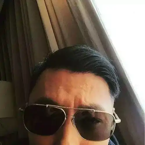 我们下载了传说中能够拯救直男的型男相机app
