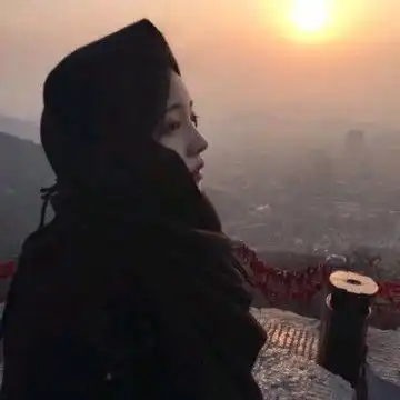 他吻我的那天抽了红塔山