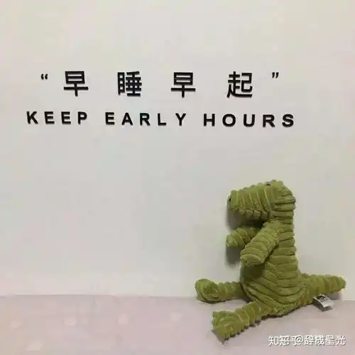 有没有日系一点的草莓女孩壁纸