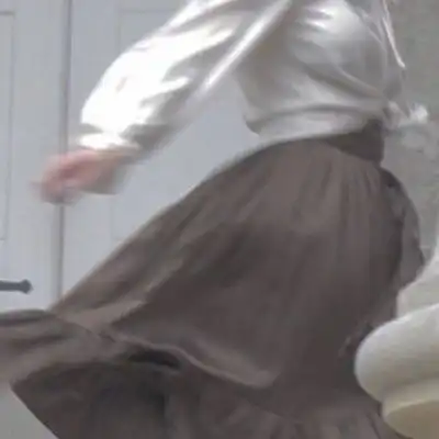江眠成熟风部位女生头像
