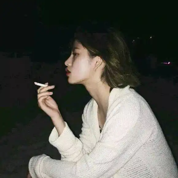 超准,抽烟人最喜欢用的头像